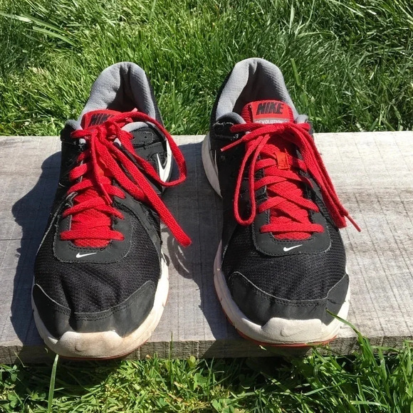 Nike Revolution 2 Men’s Sneakers Kicks Shoes Black - Picture 4 of 9